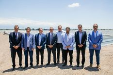 Emir Félix, Roberto Righi, Martín Aveiro, Fernando Ubieta y Matías Stevanato junto al presidente Alberto Fernández Foto: Twitter Gabriel Katopodis