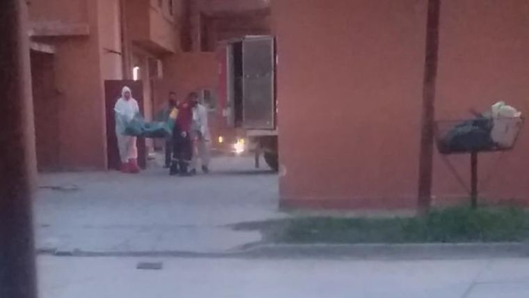El hombre murió en el motel cuando mantenía relaciones sexuales con su hija