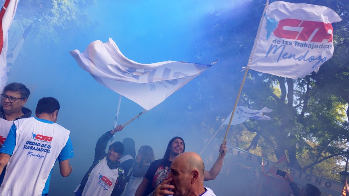 Reclaman una convocatoria urgente al Consejo del Salario: denuncian que ya no cubre la canasta básica