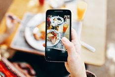 el oneplus 8 pro vuelve transparente el plastico y espia a traves de la ropa como si fueran rayos x