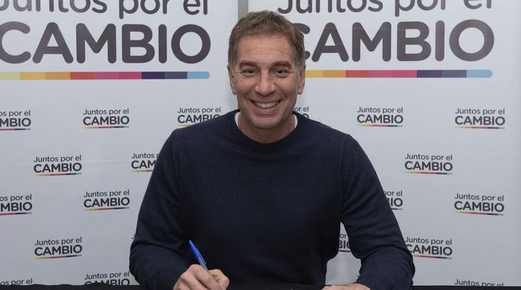 Santilli y una publicación pro Milei Foto: Facebook Diego Santilli