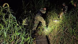 El operativo en la frontera incluyó rastrillajes terrestres y fluviales en la zona de Montecarlo. El operativo en la frontera incluyó rastrillajes terrestres y fluviales en la zona de Montecarlo.