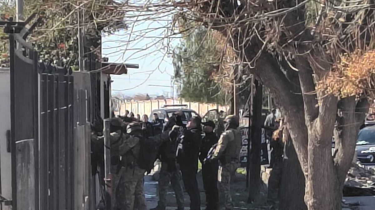 Video: un dron con cámara térmica captó la intervención para reducir a un hombre atrincherado en Luján de Cuyo