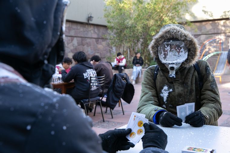 Los jóvenes reversionaron el clásico desde una mirada actual y simbólica. Los jóvenes reversionaron el clásico desde una mirada actual y simbólica.