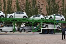 Con la llegada de más autos importados, el Gobierno busca aumentar la competencia Con la llegada de más autos importados, el Gobierno busca aumentar la competencia