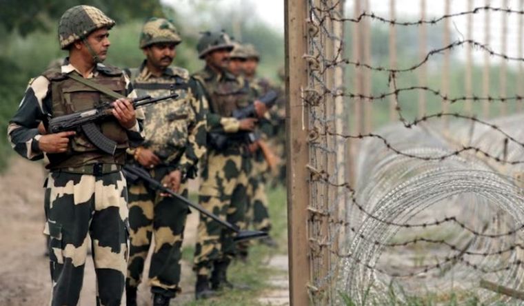 Soldados de India apostados en la zona en conflicto con Pakistán. Foto: EFE