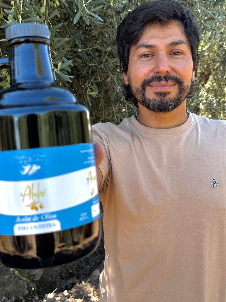 Darío Amante impulsa la colección patria de la marca de aceite. Foto: Gentileza