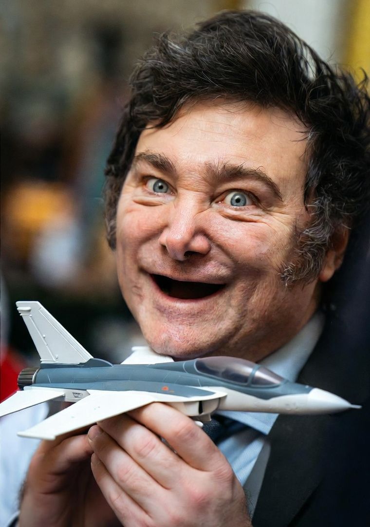 Milei con su avioncito