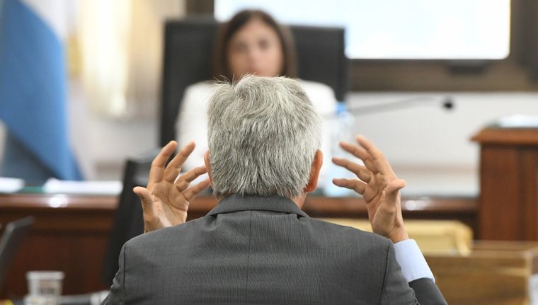 Walter Bento, acusado por liderar una asociación ilícita, declara en el edificio de Tribunales Federales Foto: Alf Ponce Mercado/MDZ Walter Bento, acusado por liderar una asociación ilícita, declara en el edificio de Tribunales Federales Foto: Alf Ponce Mercado/MDZ