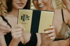 los excentricos smartphones fabricados por el hermano de pablo escobar los excentricos smartphones fabricados por el hermano de pablo escobar