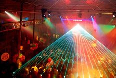 ¿fuiste a bailar a forvm? ¡buscate entre las 100 fotos que encontramos!