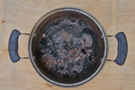olla quemada Los mejores trucos. Foto: Fuente: Freepik olla quemada Los mejores trucos. Foto: Fuente: Freepik