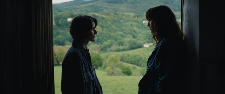 La película española se basa en hechos reales.  La película española se basa en hechos reales. 