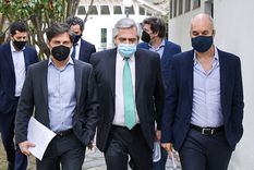 Fernández, Kicillof y Rodríguez Larreta. El Presidente le quita al jefe de CABA para premiar al gobernador de Buenos Aires. Foto: Télam Fernández, Kicillof y Rodríguez Larreta. El Presidente le quita al jefe de CABA para premiar al gobernador de Buenos Aires. Foto: Télam