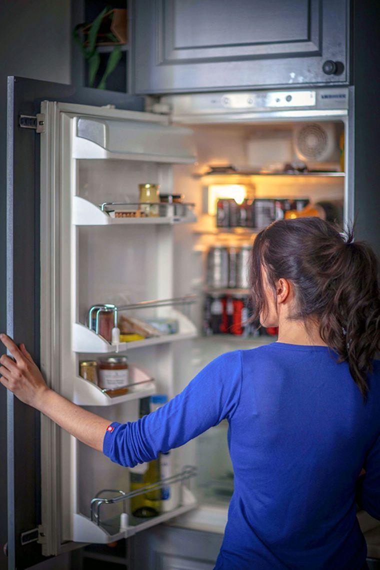 Una limpieza casera y regular mantiene el refrigerador fresco y libre de bacterias que afectan los alimentos. Foto: Shutterstock