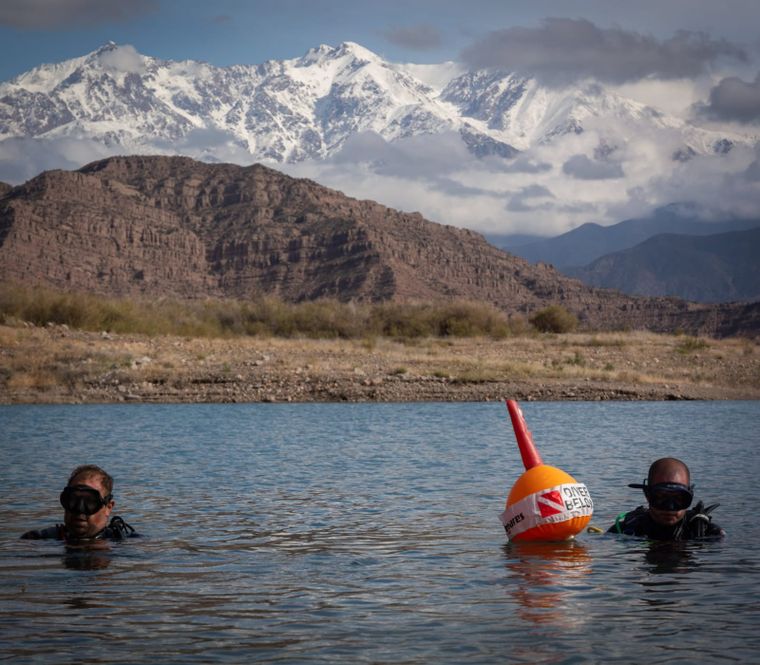 Mendoza potencia el buceo en altura como deporte y atractivo turístico. Mendoza potencia el buceo en altura como deporte y atractivo turístico.