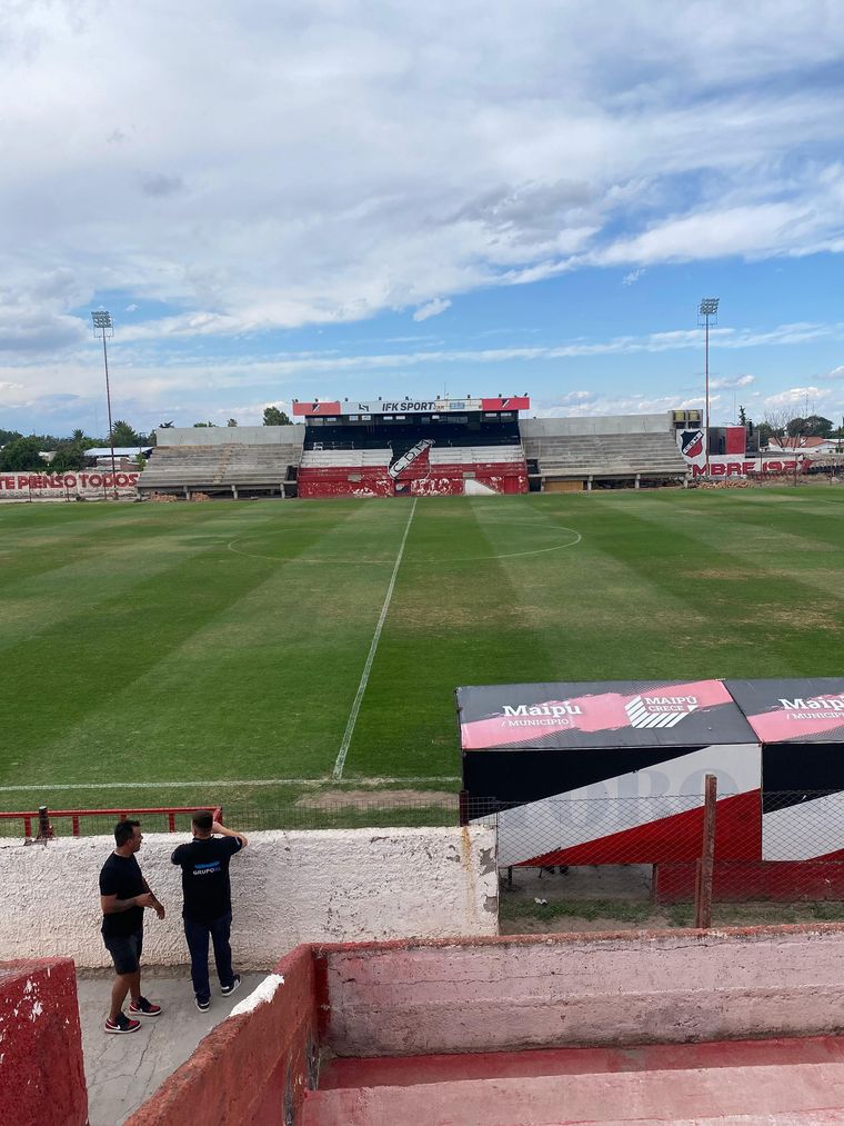 El partido que debía jugarse en el estadio de Maipú fue suspendido por falta de garantías.&nbsp;