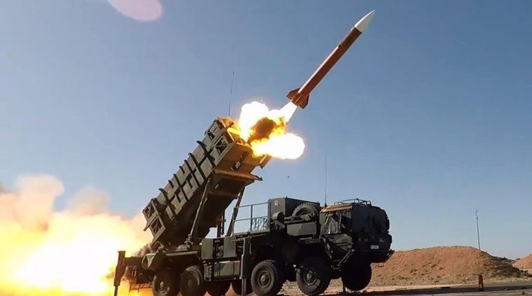 Así es el sistema de misiles de defensa aérea Patriot. Foto: Elespanol.