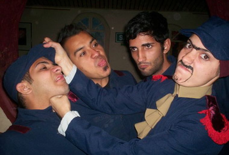 Parte del elenco Bermejo, de teatro popular.