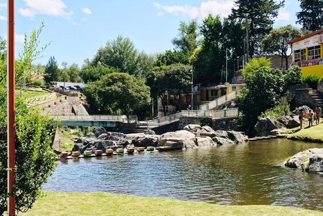 El Volcán combina río, arboleda y paisaje serrano a pocos kilómetros de la capital puntana. El Volcán combina río, arboleda y paisaje serrano a pocos kilómetros de la capital puntana.