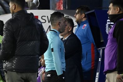 MDZol | Lobo Medina y el VAR tuvieron mucho trabajo en Victoria