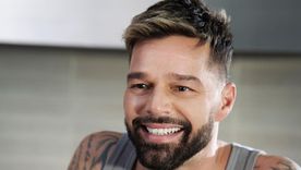 A los 50 años Ricky Martin se siente y se ve espléndido.