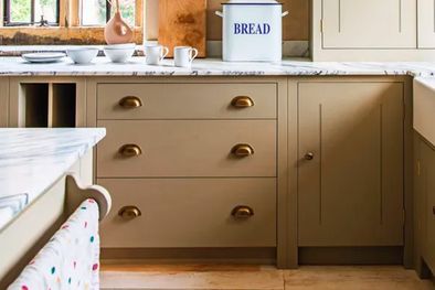 MDZol | Si bien el gris fue un color muy popular hoy el control lo están tomando el beige, el ámbar, el marfil, el óxido y los tonos sepia. Foto: British Standard de Plain English