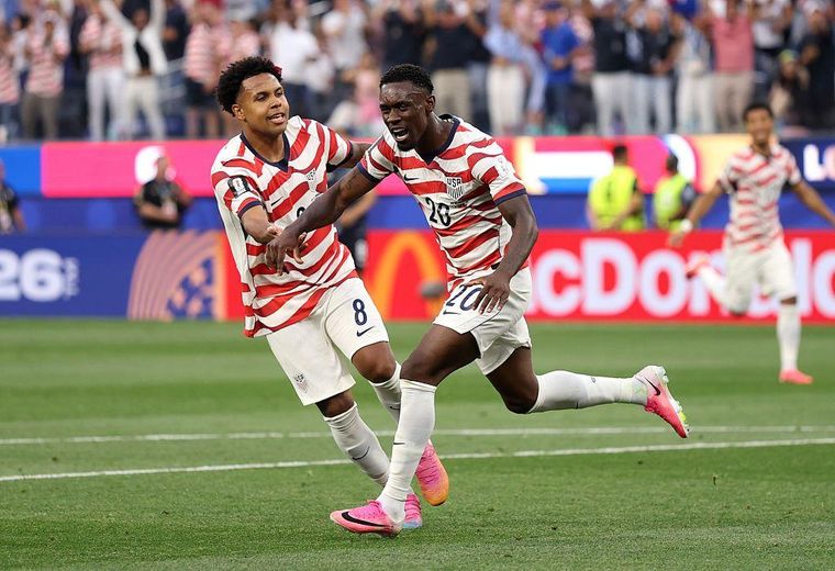 Folarin Balogun fue la estrella del equipo de Estados Unidos, al marcar dos goles.