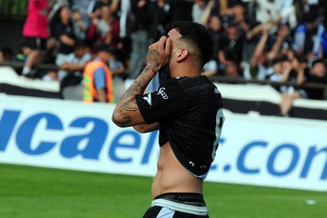 Los hinchas de Gimnasia celebraron el pase a la final. Los hinchas de Gimnasia celebraron el pase a la final.