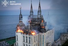 Rusia perpetró su ataque del lunes a las inmediaciones de un edificio histórico de Odesa conocido como ‘el castillo de Harry Potter’ Foto: EFE/ Servicio de Emergencias de Ucrania