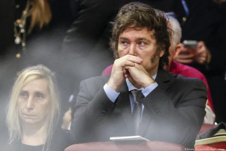 Los Milei, Javier y Karina quedaron en el centro de las miradas de los inversores tras las elecciones legislativas de la provincia de Buenos Aires. Los Milei, Javier y Karina quedaron en el centro de las miradas de los inversores tras las elecciones legislativas de la provincia de Buenos Aires.