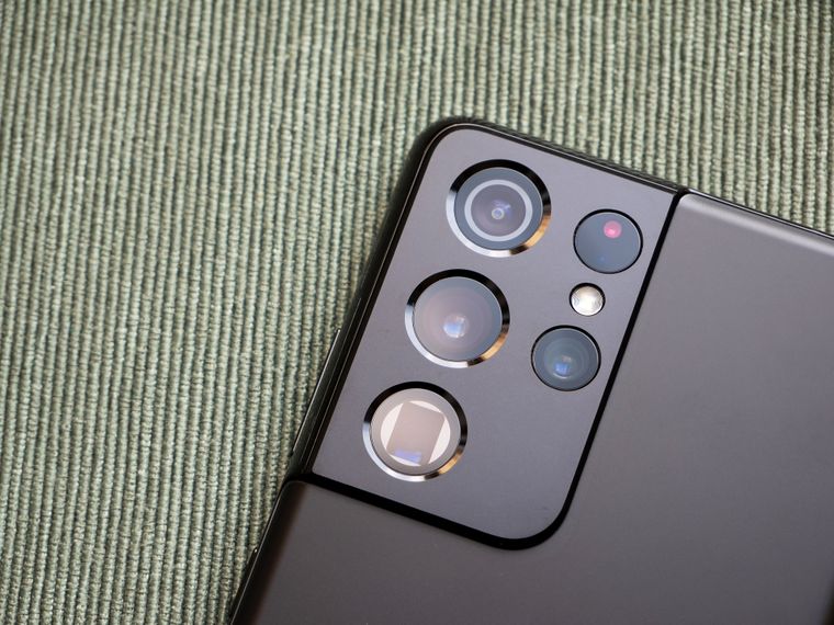 El Samsung Galaxy S26 Ultra llegaría con un nuevo módulo de cámaras.