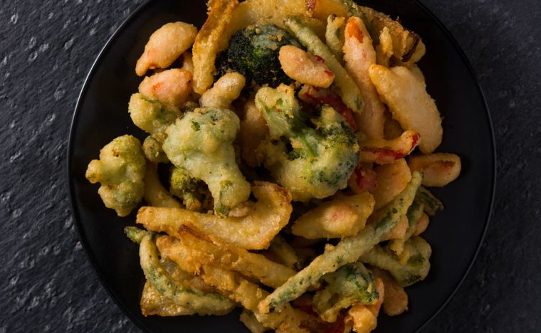 Tempura de vegetales Una receta simple y deliciosa para hacer en pocos pasos. Foto: Shutterstock