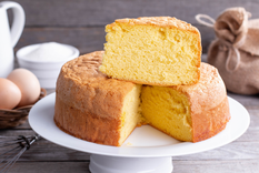 Un bizcochuelo casero muy esponjoso.