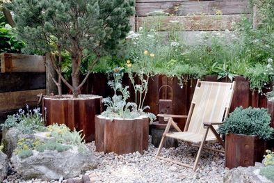 MDZol | La idea es aprovechar las imperfecciones de su jardín y conservar los elementos que gustan, para hacer con creatividad y sencillez una transformación de ese espacio pequeño.. Foto: Jacky Hobbs/Future