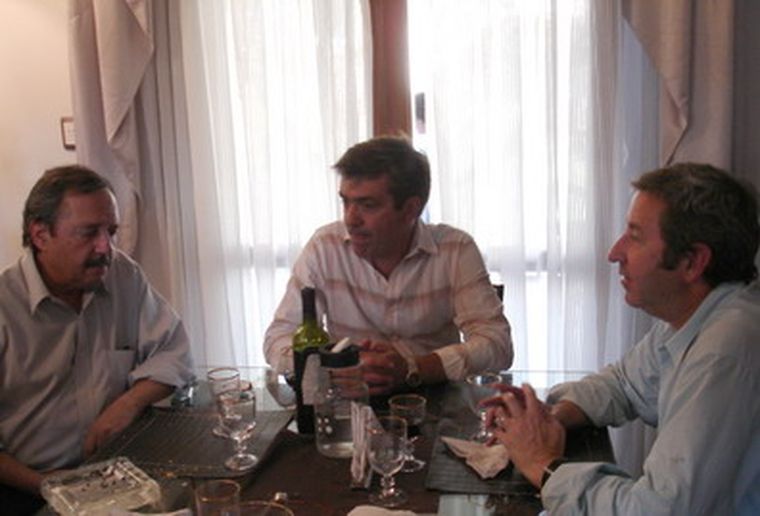 Cobos y Alfonsín buscan definir la ruta a las elecciones 2011. Foto: MDZ