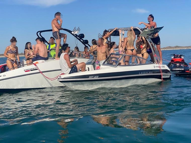 Multaron a algunos participantes de la fiesta clandestima en El Carrizal.