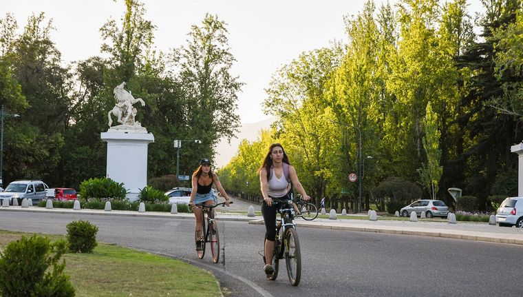Luego de un verano flojo, la Semana Santa 2024 iguala a la Semana Santa 2023 Foto: Santiago Tagua/MDZ