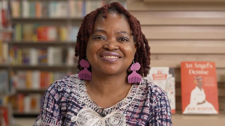 Sue Nyathi dice que la gente llama a su éxito repentino pero aclara que le ha "invertido muchos años de trabajo".