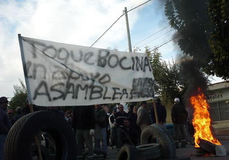 Los empleados de la delegación de Palmira  se exaltaron y salieron a la calle a manifestarse. Foto: MDZ/Carolina Pavón