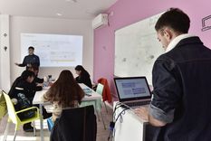 En un mercado laboral cada vez más exigente, la capacitación en tecnología es clave para crecer en el trabajo. Foto: Municipalidad de Godoy Cruz En un mercado laboral cada vez más exigente, la capacitación en tecnología es clave para crecer en el trabajo. Foto: Municipalidad de Godoy Cruz