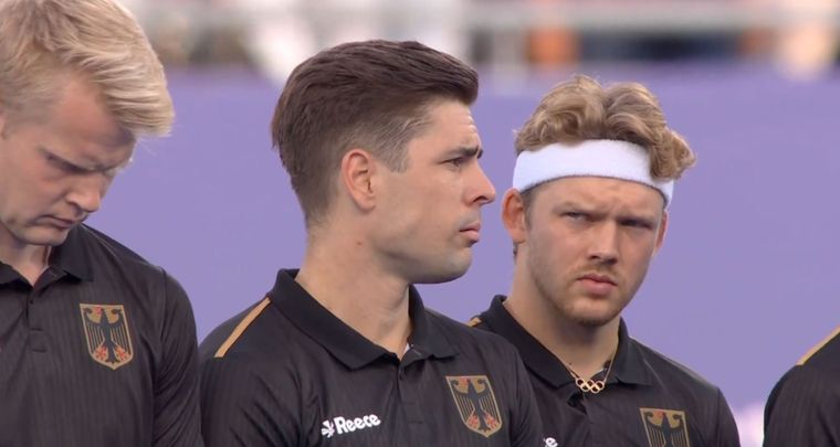 Peillat y su indiferencia en el himno argentino. Foto: Captura