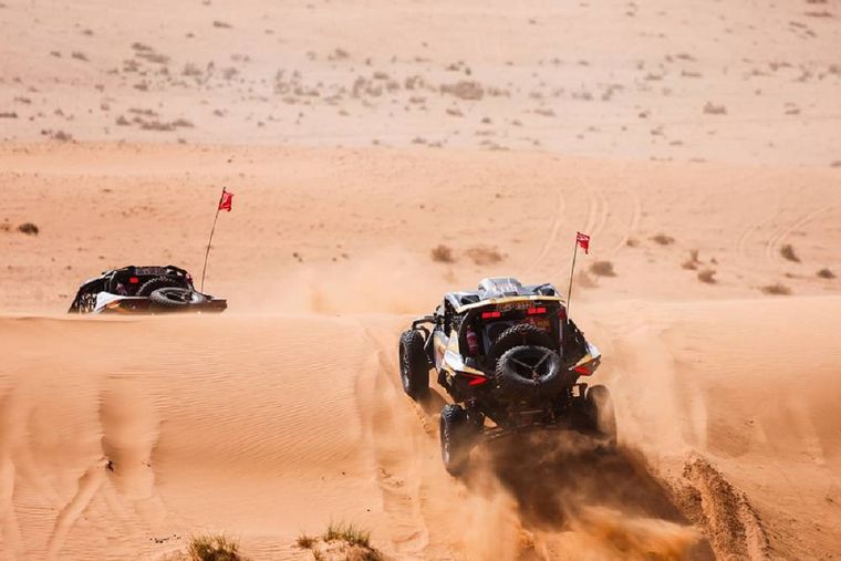 La jornada de este lunes se prevé como una de las etapas más largas del Dakar.