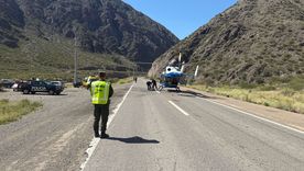 Un herido de gravedad tras el vuelco de un vehículo chileno. Un herido de gravedad tras el vuelco de un vehículo chileno.