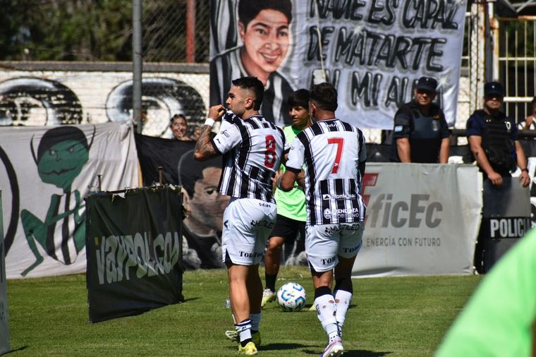 El atacante facturó por duplicado y dio una asistencia. Foto: Gimnasia y Esgrima Mza