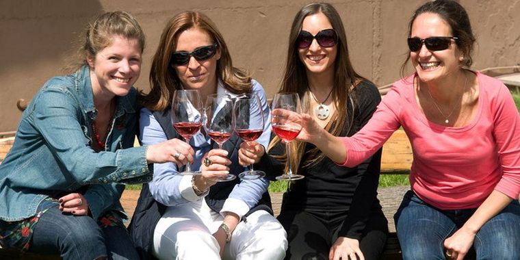 Lucía Christensen (Bodega Kaikén); Grette Stuhldreher (Secretaría de Turismo Mendoza); Soledad Andreu (Bodegas de Argentina) y María Adela Rossi. Foto: Gentileza