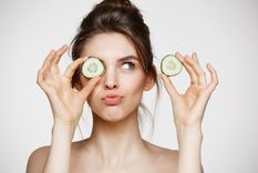 ¿Tu cara pide ayuda? Probá estos trucos helados que están salvando pieles reales. Foto: Freepik