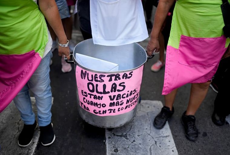 Movimientos sociales protestan para que se distribuyan alimentos que el Gobierno tiene guardados. Foto: Archivo MDZ
