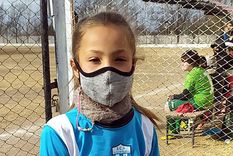 es mendocina, tiene 7 anos y no la dejan jugar al futbol por ser mujer
