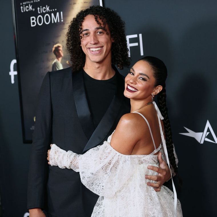 Paris y un anillo de diamantes: así fue la propuesta de matrimonio de Vanessa Hudgens Vanessa Hudgens y Cole Tucker Foto: Harpers Bazaar